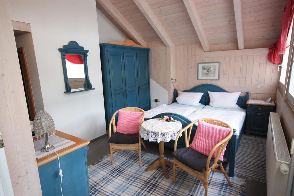 Pension-Ferienwohnung Liesbachtal Direkt Am Waldrand Bayerische Rhoen Schonau an der Brend Bilik gambar